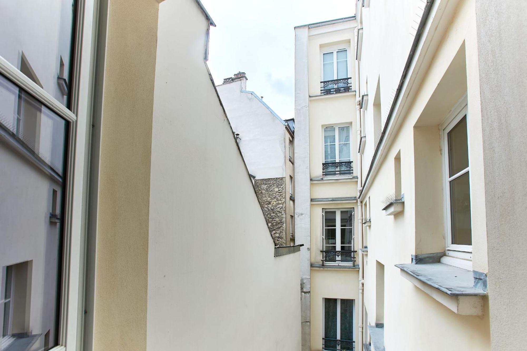 Montmartre 2Br Apartment Париж Екстер'єр фото